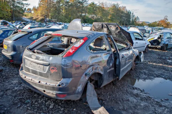 Lovitură pentru românii de rând și pentru industria auto. Guvernul Bolojan blochează pe 2 ani Programul RABLA - surse
