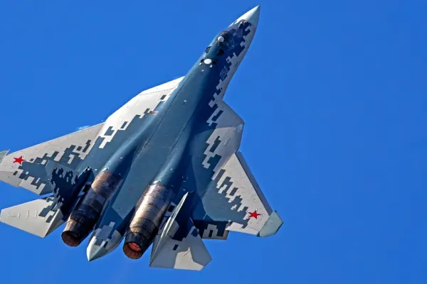 Război Ucraina. Rusia și-a scos cel mai nou avion de război pe teren, dar nu îl trimite în mijlocul luptelor