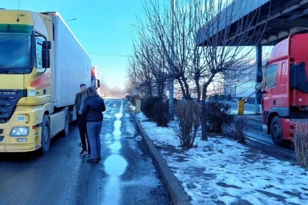 S-a urcat BEAT criță la volanul unui camion care transporta peste 25.700 litri de motorină. Polițiștii i-au tăiat avântul bahic