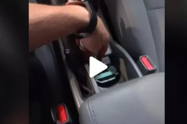 VIDEO – Dotarea ilegală a mașinii unui internaut – Polițiștii nu s-ar fi gândit niciodată să îl controleze