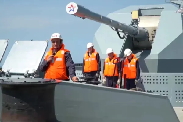 Rusia face exerciții militare pe mare cu China și Africa de Sud