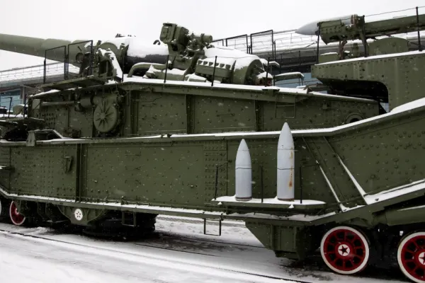 India a ajuns cel mai mare cumpărător de arme din Rusia, în ciuda abordării pacifiste a autorităților