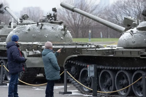 Dezvăluiri șocante de la Moscova: NATO a înarmat Ucraina cu sute de tancuri sovietice