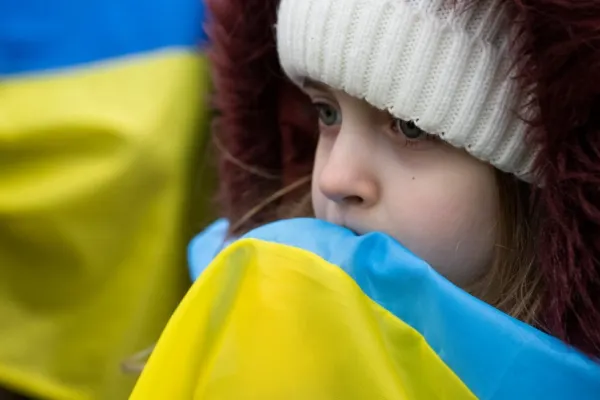 Peste 900 de ore, timpul mediu petrecut în buncăre de copiii din Ucraina! Realitatea șocantă din țara vecină: cum trăiesc copiii întunericului