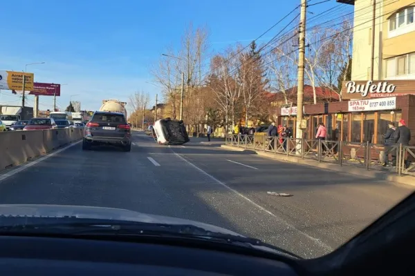 Accident grav pe DN1 în Otopeni: O victimă după coliziunea violentă a 2 mașini - Una e răsturnată - Trafic restricționat - FOTO