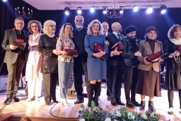 Apariție de colecție. Divele Epocii de Aur, Angela Similea, Dida Drăgan, Corina Chiriac și Stela Enache, împreună pe scenă -FOTO