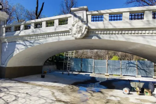 Lucrările de reabilitare a Podului Mare din Parcul Cişmigiu au fost finalizate. Anunțul lui Nicușor Dan