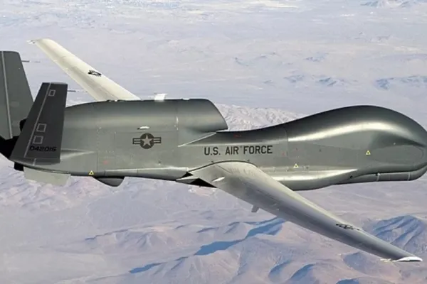 După pierderea dronei din Marea Neagră, SUA trimite o nouă provocare piloților Kremlinului: Drona RQ-4 Global Hawk