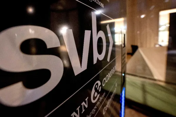 Același om, două falimente răsunătoare. Povestea lui Joseph Gentile, omul care a îngropat Lehman Brothers și Sillicon Valley Bank