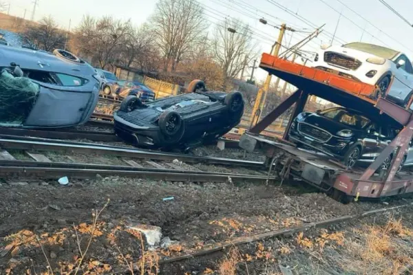 Mecanicul trenului de călători care a provocat ciocnirea violentă din Roșiori Nord, REȚINUT - 13 răniți în accidentul feroviar
