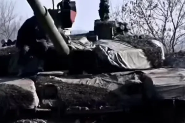 Rusia scoate la înaintare cel mai puternic TANC în Luhansk. Ce îl face de temut pe gigantul T-90