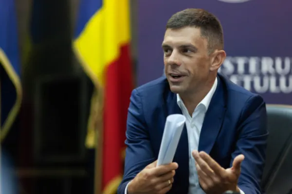 Ministrul Sportului, criticat dur de Kelemen Hunor în scandalul legat de premierea tatălui său - Va fi remaniat sau nu Eduard Novak