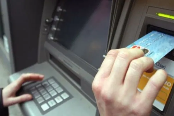 Schimbări majore la bancomatele din Italia. Retragerile de numerar nu mai funcționează ca înainte
