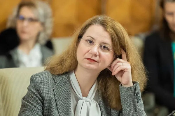 Legile educației. Admiterea și Bacalaureatul au blocat negocierile în comisiile de învățământ. Răspunsul ministrului Deca