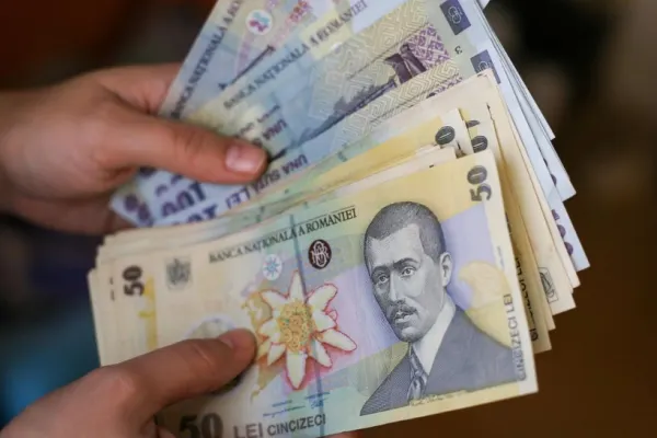 Ghinion: O pensie specială valorează cât 13 pensii normale