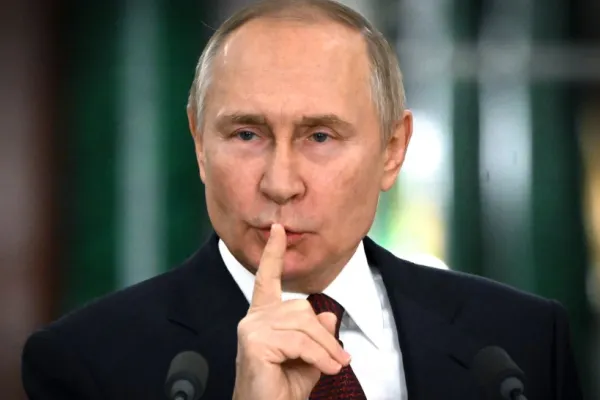 Ministrul chinez al Apărării s-a întâlnit cu Putin la Moscova: Avem legături foarte strânse, care depășesc alianțele militaro-politice