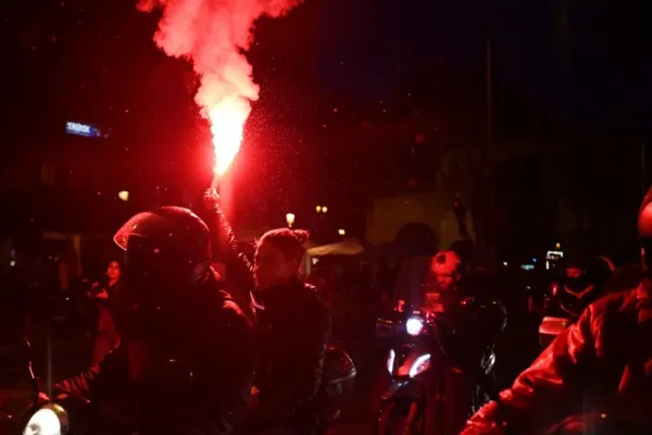 Proteste violente în Grecia după catastrofa feroviară cu cel puțin 57 de morți - Marșuri în memoria victimelor - VIDEO