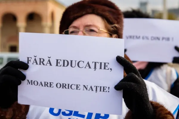 Sindicaliștii din Educație protestează, astăzi, în Piața Victoriei