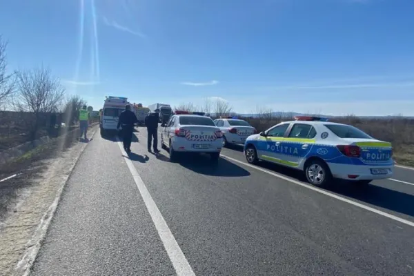 Şase persoane au fost rănite într-un accident între un autoturism şi o autoutilitară