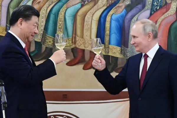 Cea mai mare companie de logistică din China a oprit transporturile către Rusia, după vizita lui Xi Jinping