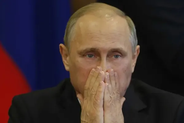 Vladimir Putin recurge la măsuri disperate de frica trădării - Înalții oficiali, BLOCAȚI în Rusia, fără pașapoarte - Decizie majoră