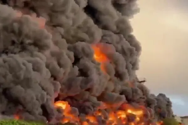 INCENDIU devastator în Crimeea: arde un depozit uriaș de petrol! Moscova acuză un atac cu drone kamikaze ucrainene - Imagini APOCALIPTICE - VIDEO