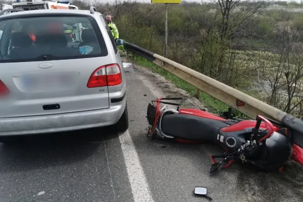 Accident teribil: Un motociclist în vârstă de 24 de ani a fost grav rănit - A fost solicitat și elicopterul SMURD
