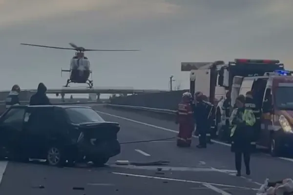Accident grav pe autostrada A3, București-Ploiești - Un elicopter a sosit pentru a prelua victime - Traficul e blocat pe sensul spre București