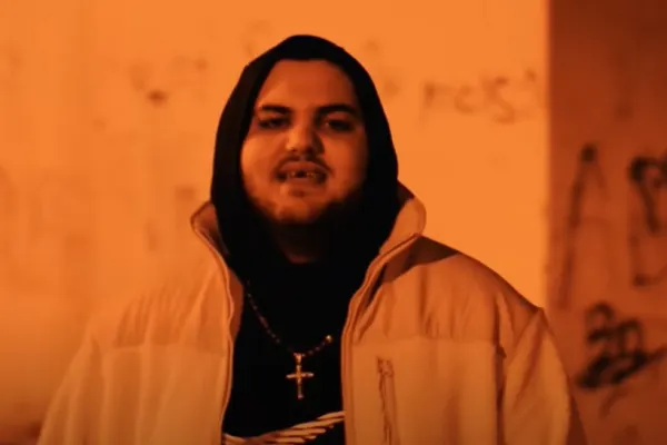 Cântărețul de muzică trap Alberto Grasu s-a ales cu dosar penal în urma unui clip postat pe TikTok - Ce au descoperit polițiștii