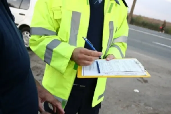 Polițiștii care luau şpăgi în centrul Bucureştiului şi-au recunoscut faptele. Ce au mai descoperit anchetatorii