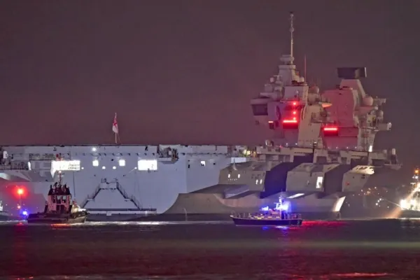 Portavionul Queen Elisabeth, mândria Marinei Britanice, trimis „la lucru” în Marea Mediterană ca să îl descurajeze pe Putin