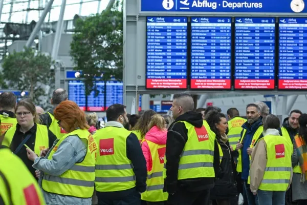 Haos pe aeroporturile din Germania. Sute de zboruri anulate