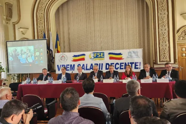 Negocieri în IMPAS! Greva din Educație continuă. Oferta Guvernului: 2 carduri de 1.000 și 1.500 de lei. Sindicate: Așteptăm răspunsul din teritoriu. JOI, PROTEST LA GUVERN