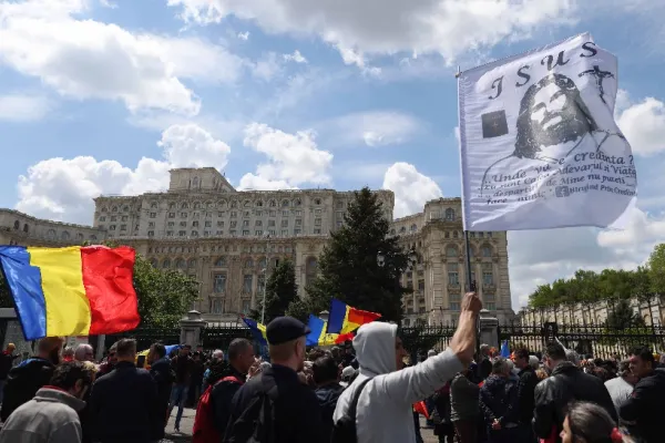 Mesaj HALUCINANT al unui simpatizant AUR pe pagina de Facebook a partidului: "Organizați măcar o asasinare a unui deputat"