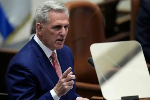 Democrații și republicanii, uniți de propaganda rusă în războiul din Ucraina - Casa Albă, gest rar față de republicanul McCarthy