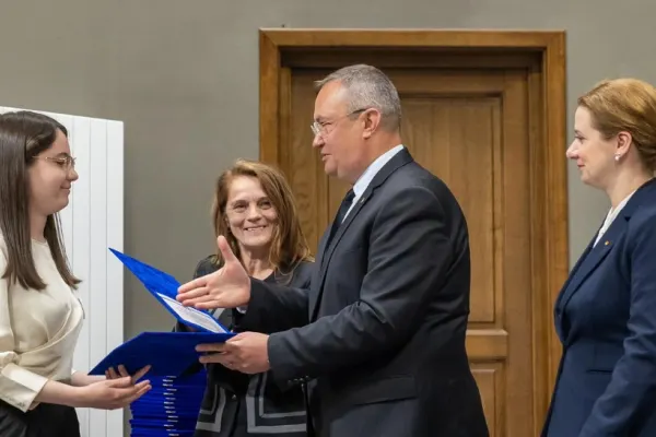 Nicolae Ciucă: Educația și sănătatea trebuie să rămână pilonii pe care România se va dezvolta şi de acum încolo - Anunț despre Legile Educației