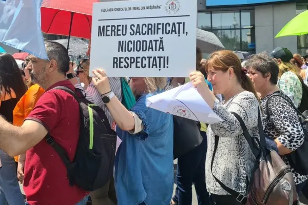 Sindicatele resping primele Guvernului pentru profesori: Deja vu. Greva generală continuă și luni! Să coboare în stradă!