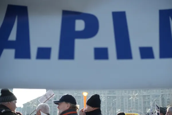 VAL de proteste în agricultură: Angajații APIA cer, în stradă, salarii mai mari - Câți bani primesc în 2023