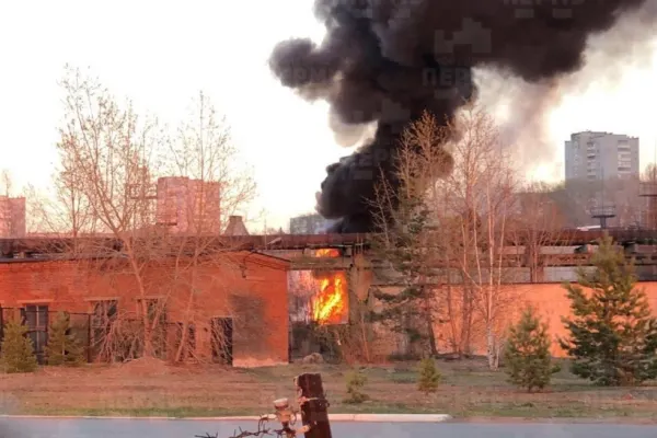 Incendiu misterios în Rusia, în timpul războiului din Ucraina: Fabrica ce produce sisteme de rachete cu lansare multiplă, în flăcări - VIDEO