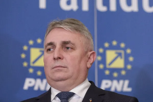 Lucian Bode a prezentat scenariile pentru noul guvern. În formulă de 18 ministere, PNL și PSD vor avea câte 8, iar UDMR 2. Cum se împart funcțiile de top?
