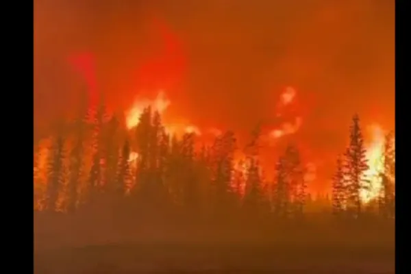 INCENDII devastatoare în Canada! Peste 19.000 de persoane au fost evacuate - Imagini APOCALIPTICE - FOTO&VIDEO
