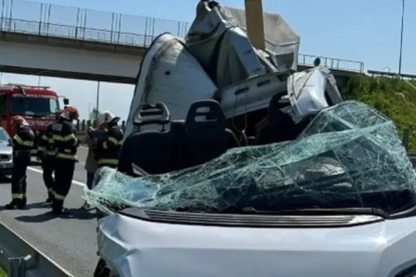 Accident grav pe autostrada A1: un camion a fost spulberat de o autoutilitară - ghem de fiare!