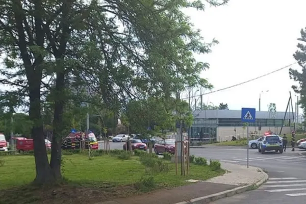 Alertă cu bombă la stația de metrou Străulești. Mobilizare de amploare a polițiștilor si pompierilor - FOTO