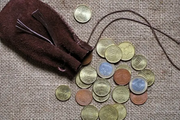 Salariile românilor cresc doar pe hârtie! Veniturile nu țin pasul cu scumpirile - Promisiunile noului Guvern