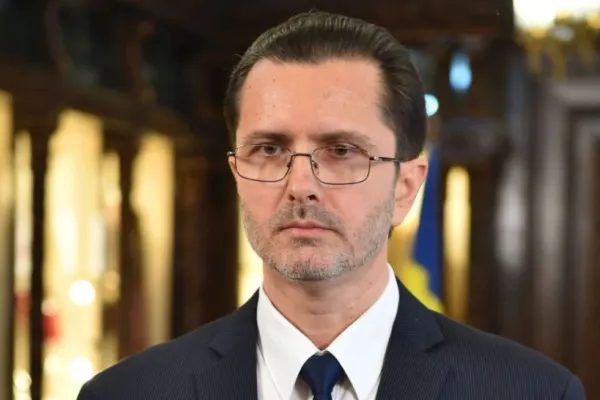 Vasile Bănescu ironizează fanii AUR: Cetățeni nu neaparat turmentați care se încaieră cu autorități