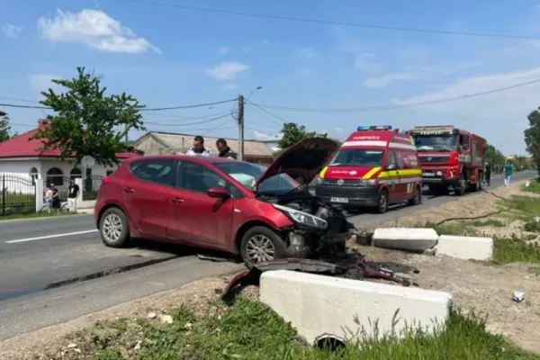 Bebeluș de 1 lună, scăpat ca prin minune dintr-un accident de mașină. Părinții săi au ajuns la spital cu răni grave