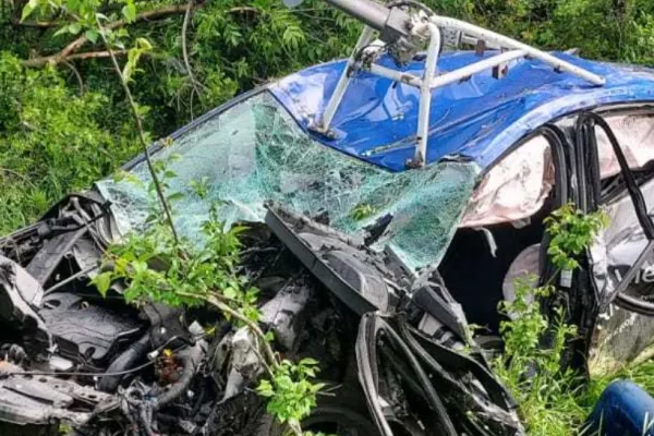 O mașină Google a fost lovită de tren, în Mehedinți. Este a doua oară când un automobil al companiei este implicat într-un accident grav, în România