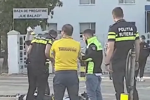 Mașina patronului CSU Craiova, implicată într-un grav accident. Un adolescent de 17 ani a ajuns la spital (VIDEO)