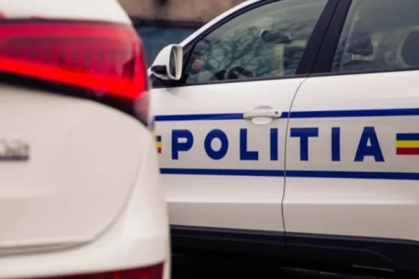 Anchetă într-o școală din Lugoj după ce trei elevi s-au filmat în timp ce trag pe nas o pastilă sfărâmată. Ce au descoperit polițiștii