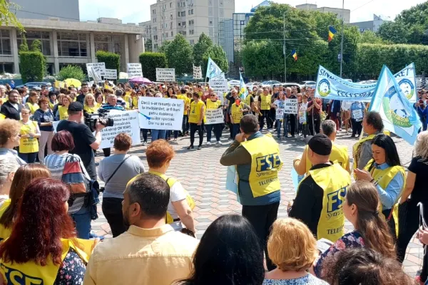 Profesorii RESPING şi ultima ofertă a Guvernului. Nu vor creștere cu 1000 de lei - GREVA continuă
